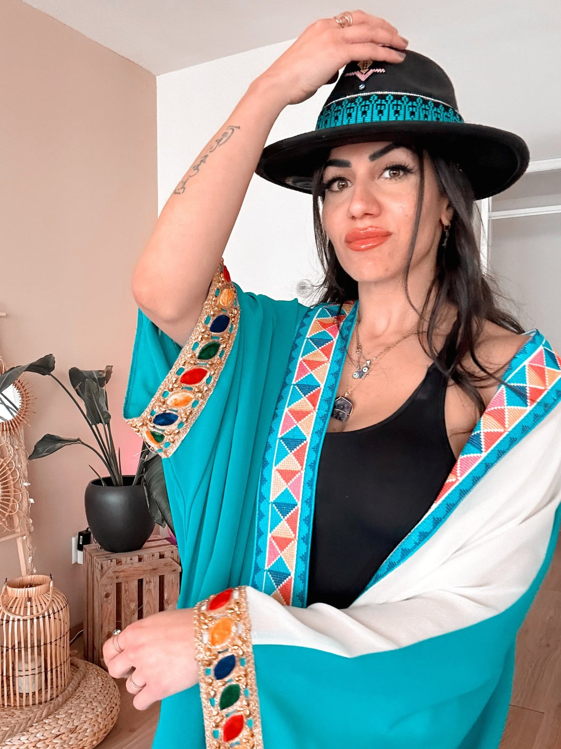 Unleashing Versatility: 5 Different Ways to Wear a Kaftan / Kimono - Desert Goddess